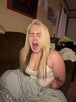 JuicyExxxperience online show from March 22, 2026, 12:08 pm