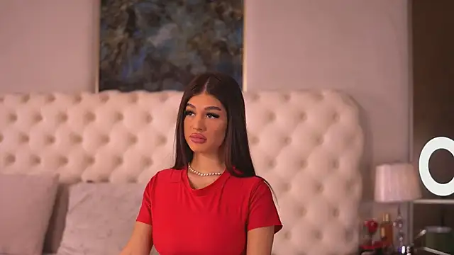 BellaNoirre online show from April 21, 2026, 6:12 pm