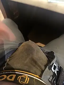 hotboy43339 online show from November 30, 2025, 9:35 am