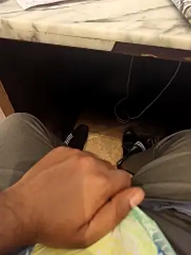 hotboy43339 online show from February 15, 2026, 8:46 am