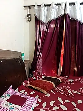 MEERAcle online show from April 15, 2026, 4:19 am