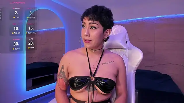 Snapshot of ZahaRose chatting on October 11, 2025, 5:00 pm ZahaRose online show from October 11, 2025, 5:00 pm