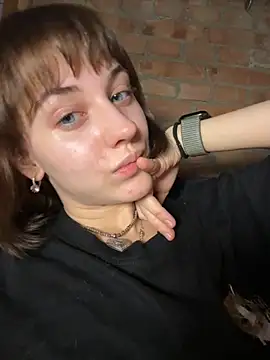 Only April online show from December 3, 2025, 8:51 pm