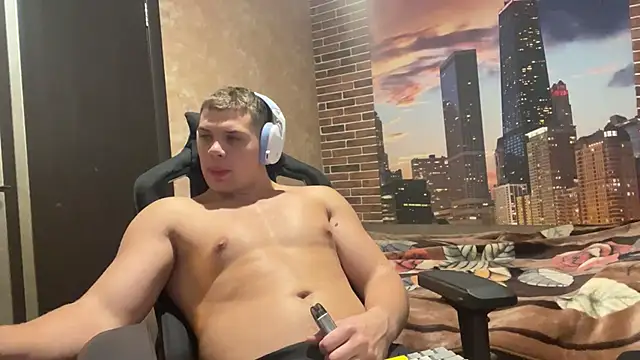 MusclePhantom online show from October 22, 2025, 8:08 pm