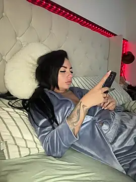 BELLABLACKXUK online show from April 28, 2026, 10:48 pm