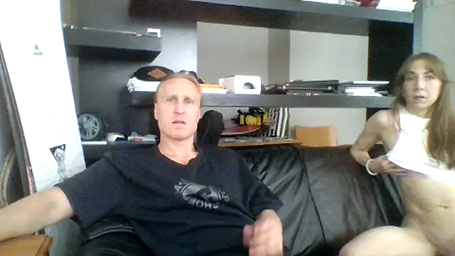 Snapshot of Silverhippo chatting on September 19, 2025, 1:01 pm Silverhippo online show from September 19, 2025, 1:01 pm