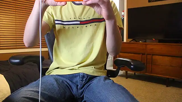 jjjjjfive online show from February 25, 2026, 5:17 am