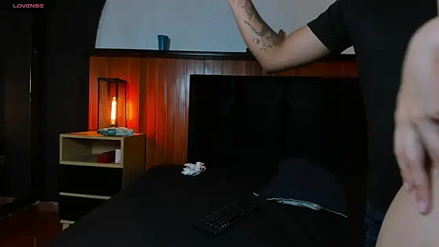 CuteButHarder online show from April 17, 2026, 4:48 am