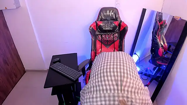 juanmechanic  online show from November 6, 2025, 6:03 am