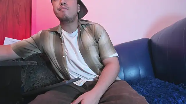 Snapshot of juanmechanic_ chatting on July 14, 2026, 10:26 pm juanmechanic online show from July 14, 2026, 10:26 pm