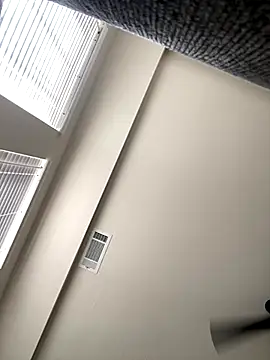 huhgtr online show from November 12, 2025, 3:01 pm