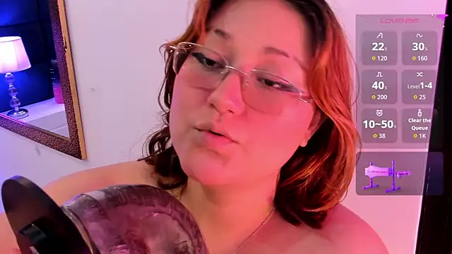 isa grey  online show from September 26, 2025, 4:38 am