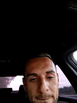 Necunoscutul001 online show from September 13, 2025, 4:12 am