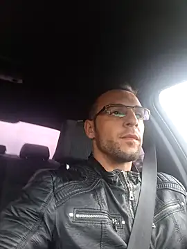 Necunoscutul001 online show from October 4, 2025, 11:08 am