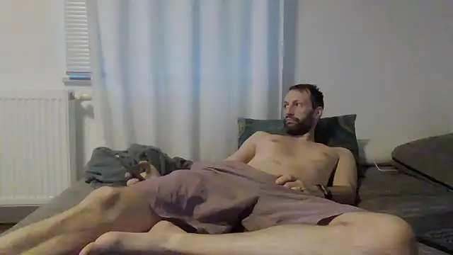 XLBarehengst online show from December 4, 2025, 2:48 pm