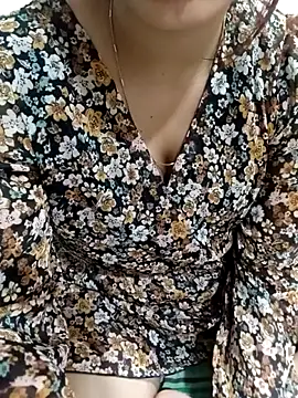 blueeyegirl22 online show from December 1, 2025, 1:27 pm