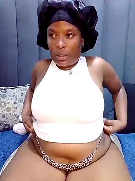 MrsMxx25 online show from November 5, 2025, 10:43 pm