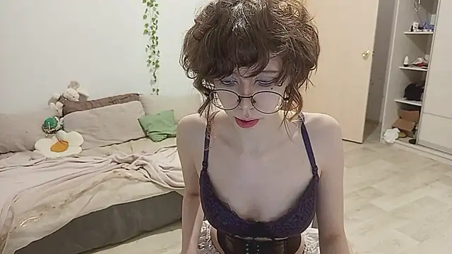 Snapshot of Shushencci chatting on October 17, 2025, 12:01 am Shushencci online show from October 17, 2025, 12:01 am