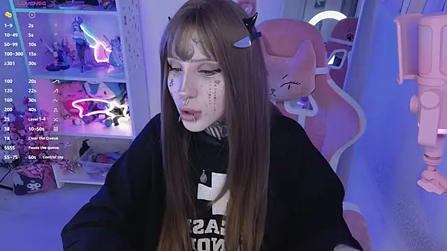 Nana stolass online show from May 30, 2026, 7:49 am
