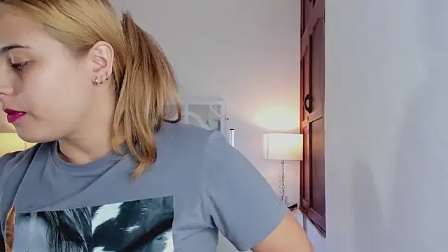 MikaelaStone online show from February 7, 2026, 11:47 am