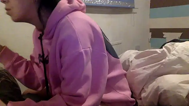 Bellababexox online show from October 28, 2025, 6:43 pm