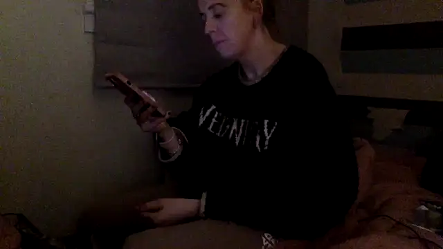 Bellababexox online show from May 15, 2026, 11:34 pm