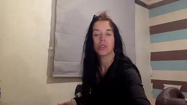 Snapshot of Bellababexox chatting on June 25, 2026, 12:32 am Bellababexox online show from June 25, 2026, 12:32 am