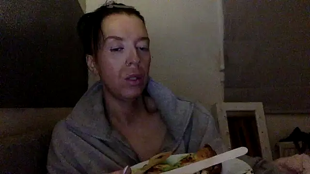 Snapshot of Bellababexox chatting on July 11, 2026, 12:57 am Bellababexox online show from July 11, 2026, 12:57 am