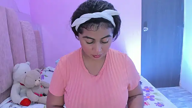 AndreaSweet2 online show from September 19, 2025, 7:36 pm