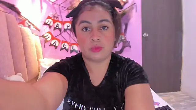 AndreaSweet2 online show from November 4, 2025, 8:08 pm