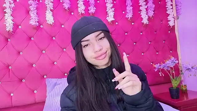 Nanis James online show from January 11, 2026, 3:22 am