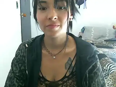 Thalia 220 online show from September 8, 2025, 9:03 pm