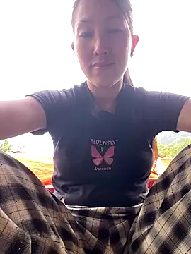 Huong-Ly online show from September 24, 2025, 7:44 am