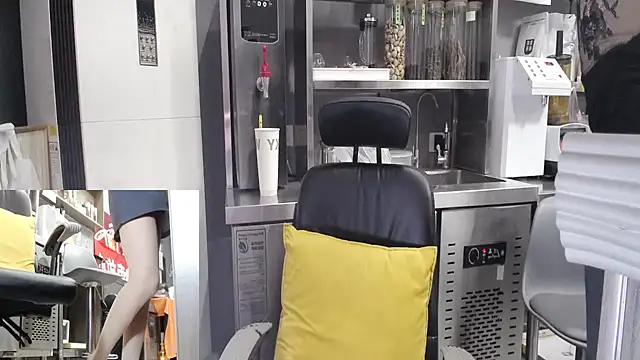 Eileen-L online show from November 6, 2025, 12:55 am