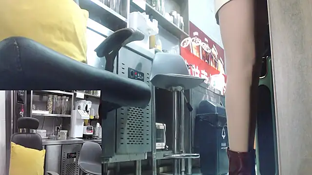 Eileen-L online show from November 23, 2025, 3:17 am