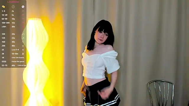 Honeey Beee online show from September 19, 2025, 7:58 pm