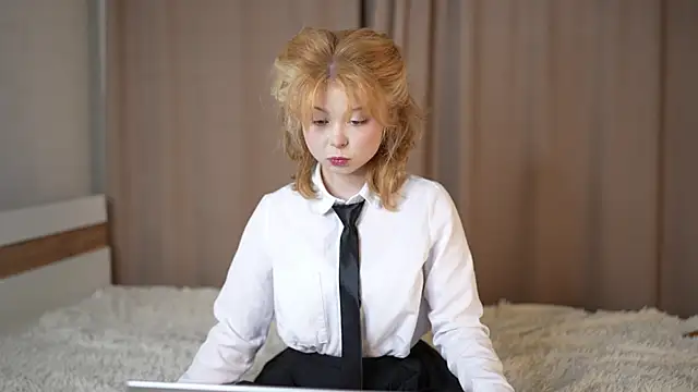 Snapshot of Stella_Vanila chatting on October 4, 2025, 1:03 am Stella Vanila online show from October 4, 2025, 1:03 am