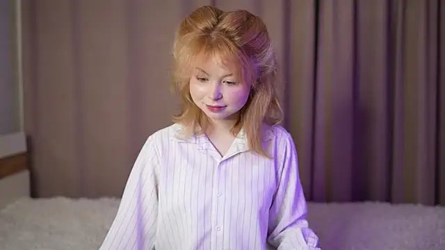 Snapshot of Stella_Vanila chatting on October 4, 2025, 11:14 pm Stella Vanila online show from October 4, 2025, 11:14 pm