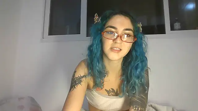 Snapshot of peetitefairy chatting on May 30, 2026, 5:37 am peetitefairy online show from May 30, 2026, 5:37 am