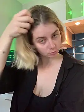 Snapshot of Rainbow_W chatting on September 24, 2025, 12:41 pm Rainbow W online show from September 24, 2025, 12:41 pm