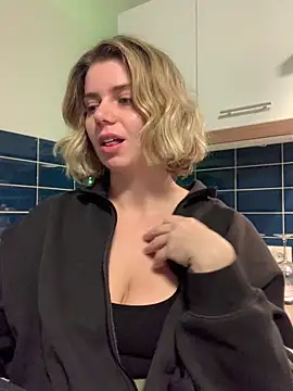 Snapshot of Rainbow_W chatting on October 10, 2025, 7:46 pm Rainbow W online show from October 10, 2025, 7:46 pm