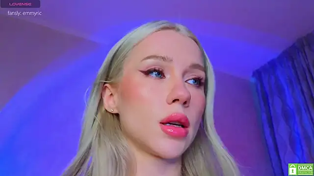 KittenFang online show from March 26, 2026, 11:27 am