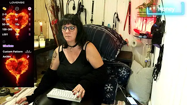 honey47 online show from September 24, 2025, 5:38 pm