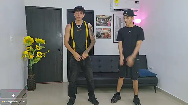 Snapshot of Playhardsex_ chatting on April 26, 2026, 11:13 pm Playhardsex online show from April 26, 2026, 11:13 pm