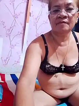 vickyhot1966 online show from December 17, 2025, 9:04 am