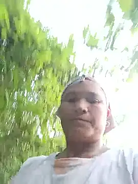 Snapshot of Love-Mama33 chatting on October 19, 2025, 10:27 am Love-Mama33 online show from October 19, 2025, 10:27 am