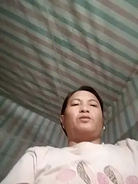 Snapshot of Love-Mama33 chatting on October 25, 2025, 1:18 pm Love-Mama33 online show from October 25, 2025, 1:18 pm