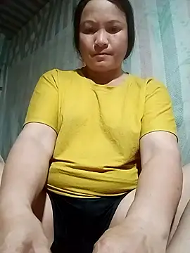 Love-Mama33 online show from January 17, 2026, 12:43 pm