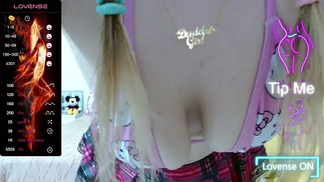 Snapshot of Daddyisssues1 chatting on June 20, 2026, 6:27 am Daddyisssues1 online show from June 20, 2026, 6:27 am