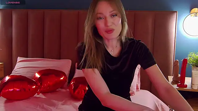 EvelynPoole online show from February 19, 2026, 1:34 am